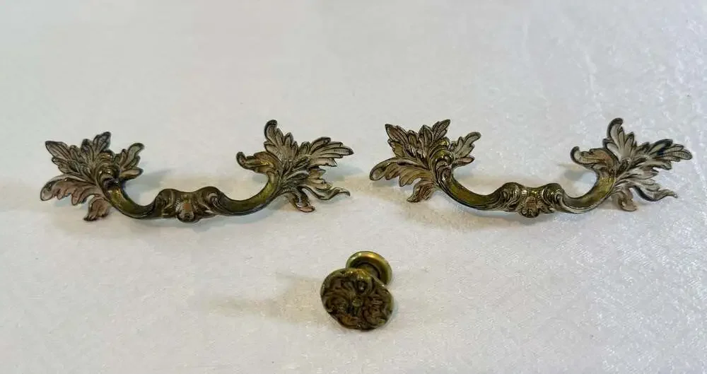 Vintage French Provincial Ornate Floral Brass Drawer Pulls and Knob Set